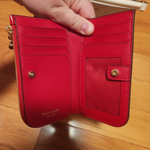 kate spade white top-handle bag with red heart accents - Picture 6 of 8